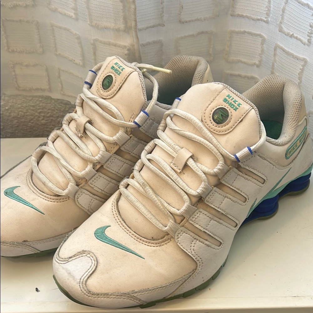 Nike White and Green Sneakers